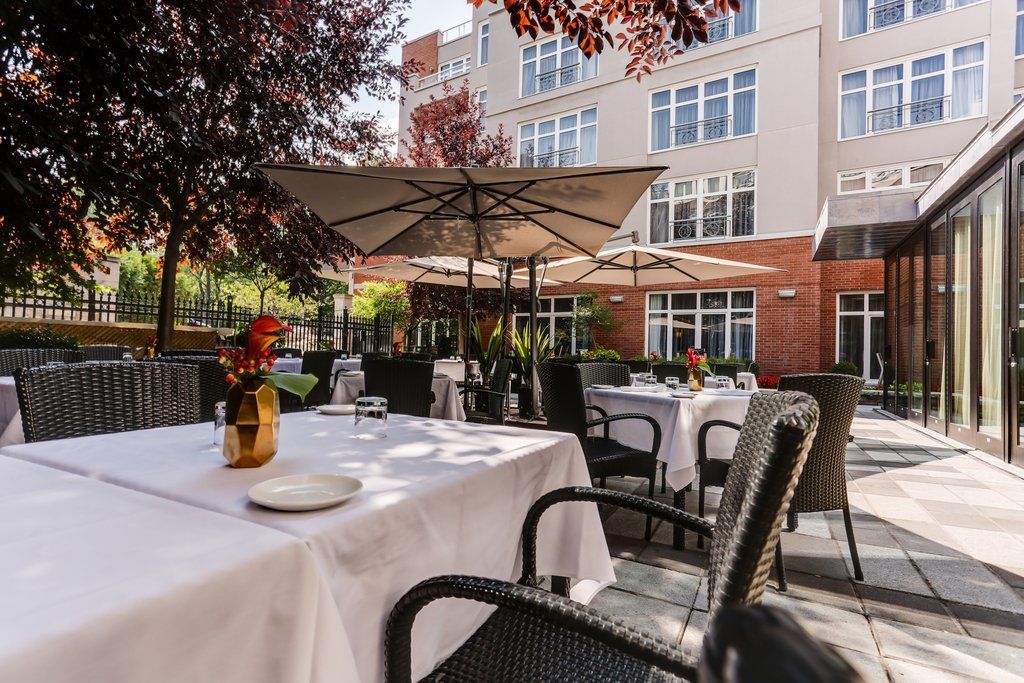 Hotel Saint-Sulpice Montreal Exterior photo
